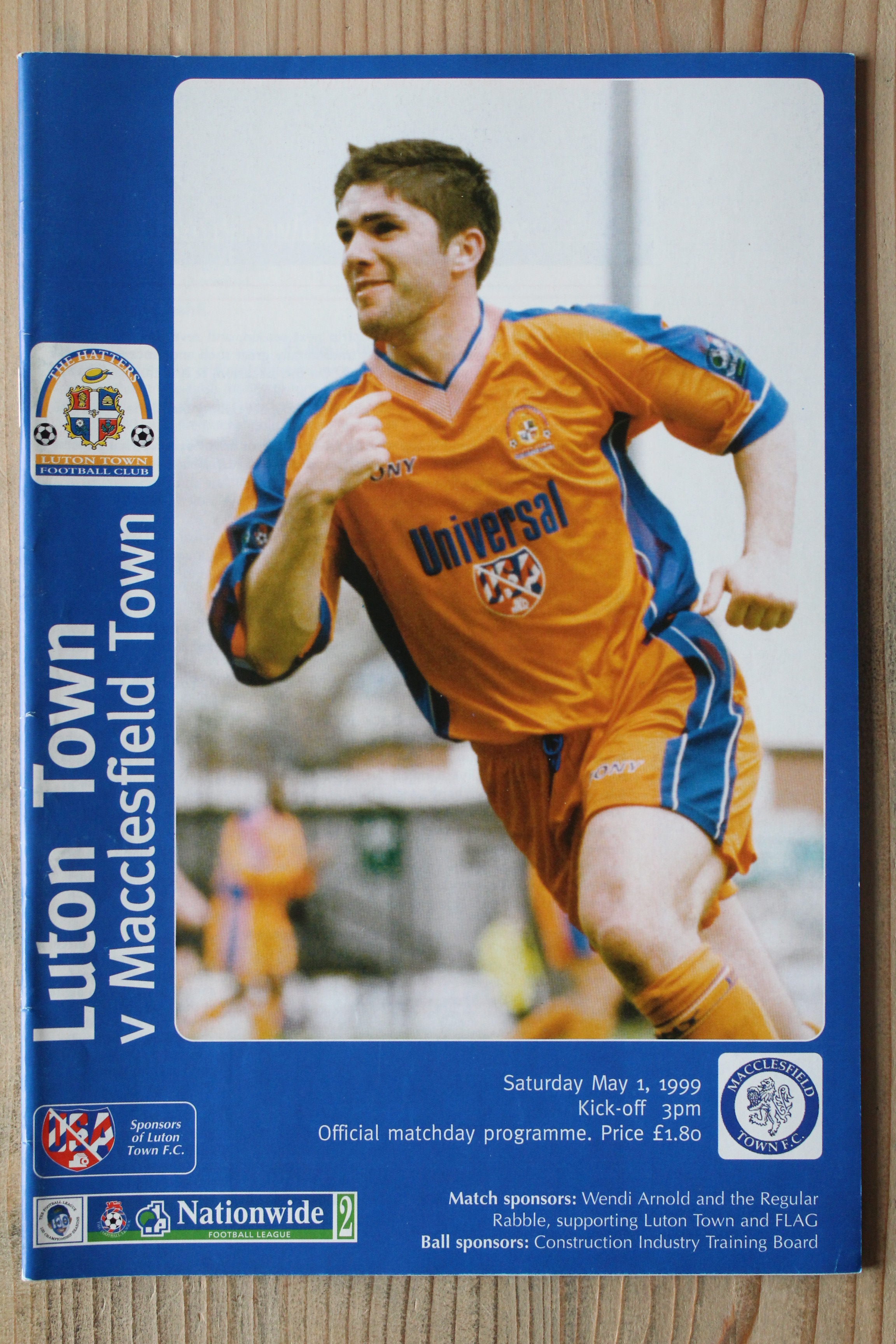 Luton Town FC v Macclesfield Town FC