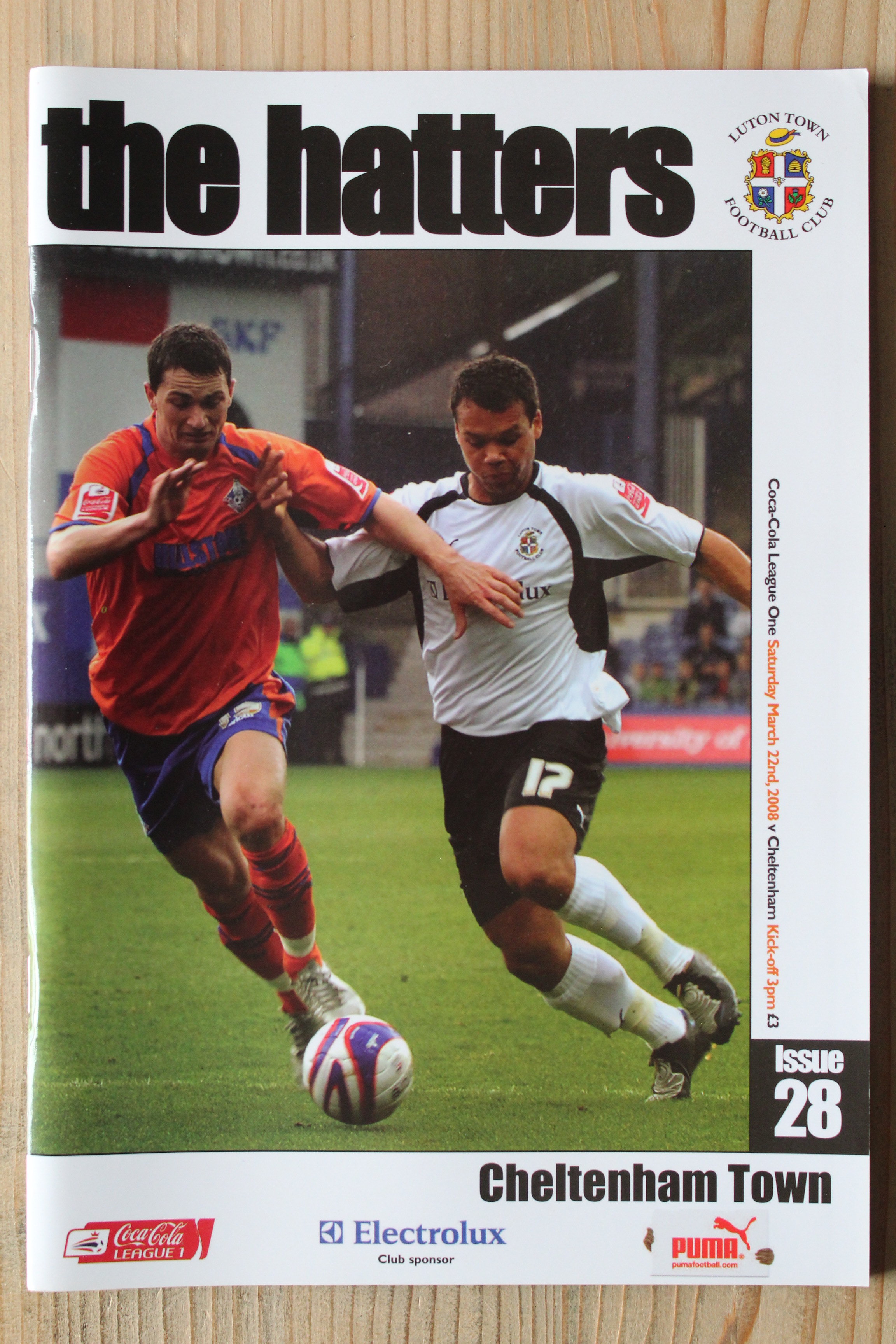 Luton Town FC v Cheltenham Town FC