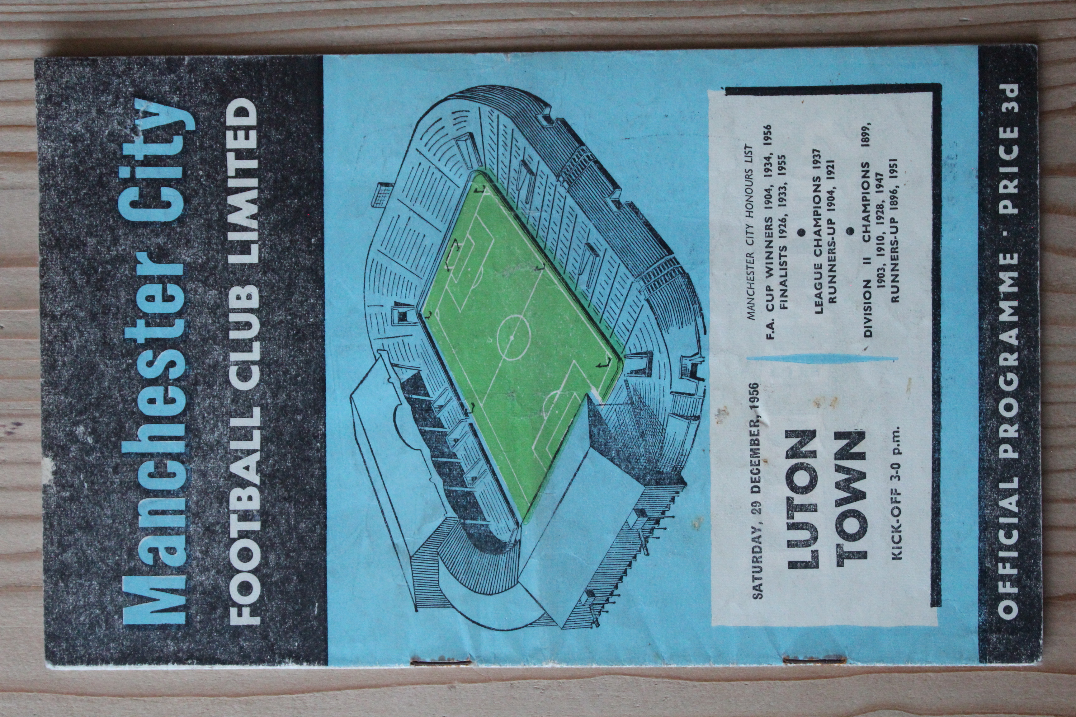 Manchester City FC v Luton Town FC