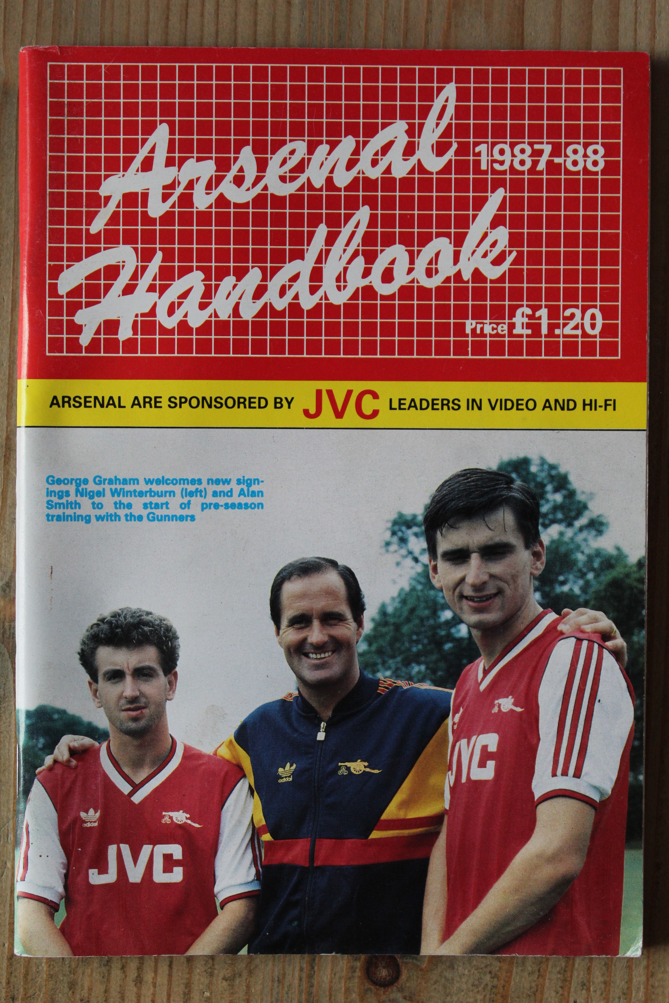 Arsenal Handbook/Yearbook v Arsenal Handbook/Yearbook