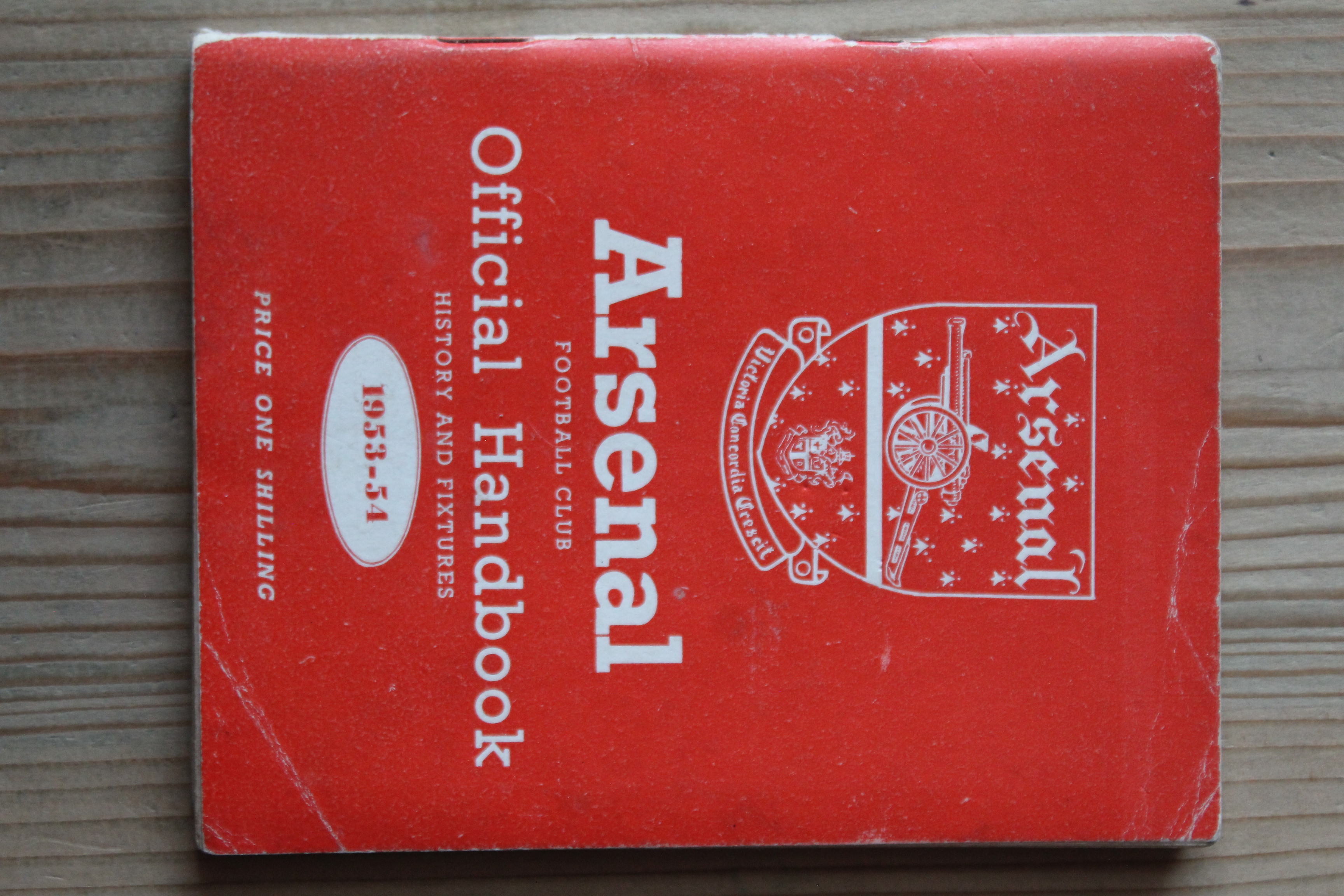 Arsenal Handbook/Yearbook v Arsenal Handbook/Yearbook