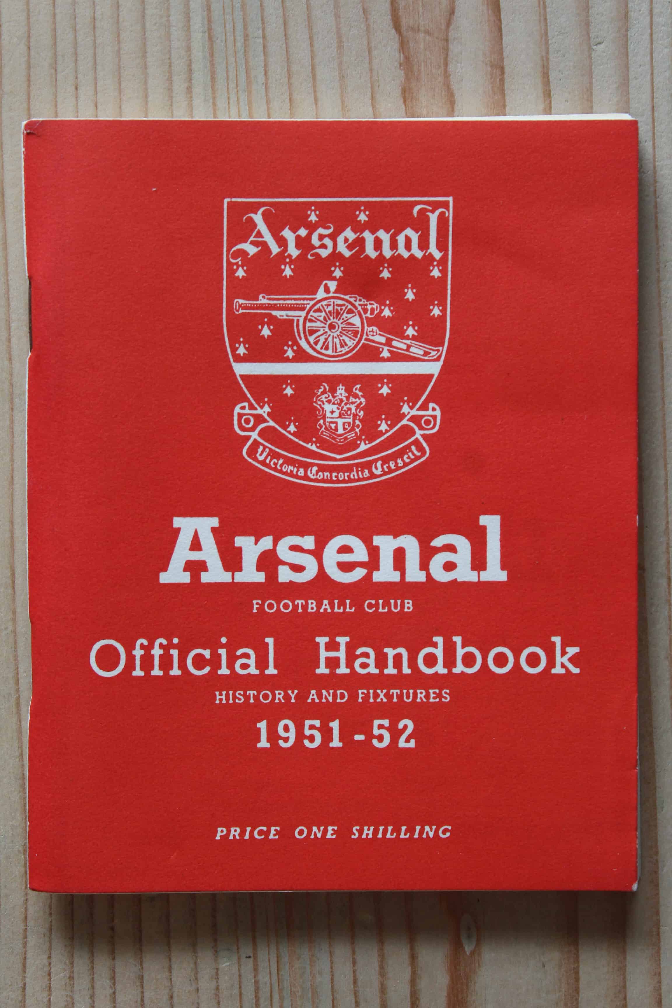 Arsenal Handbook/Yearbook v Arsenal Handbook/Yearbook