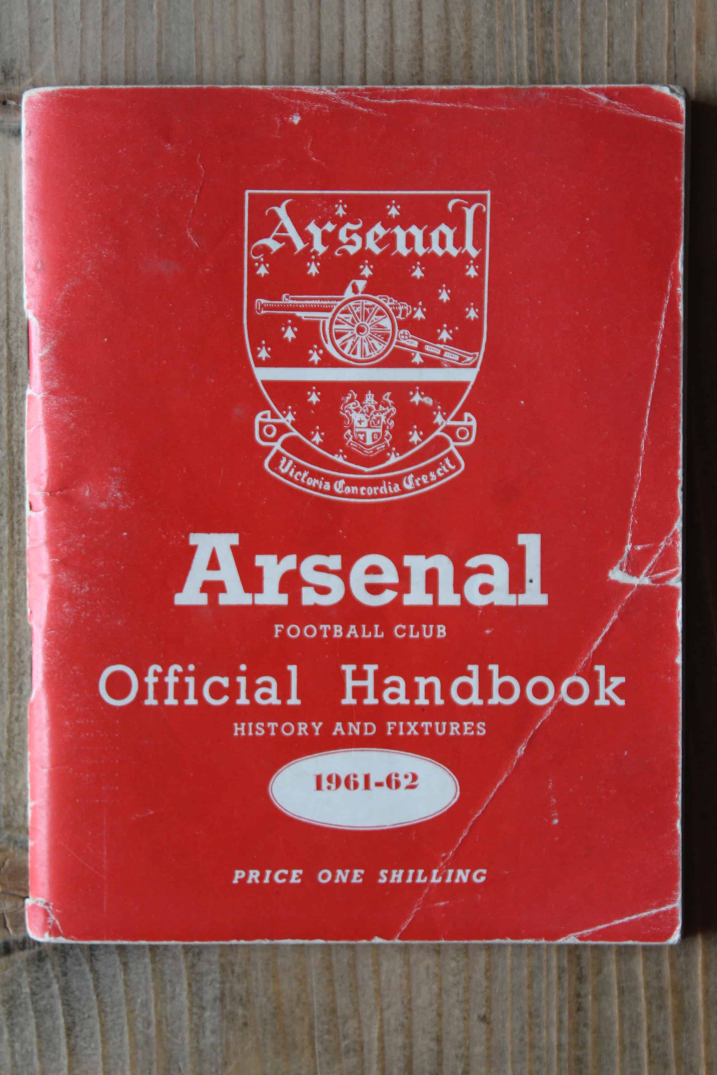 Arsenal Handbook/Yearbook v Arsenal Handbook/Yearbook