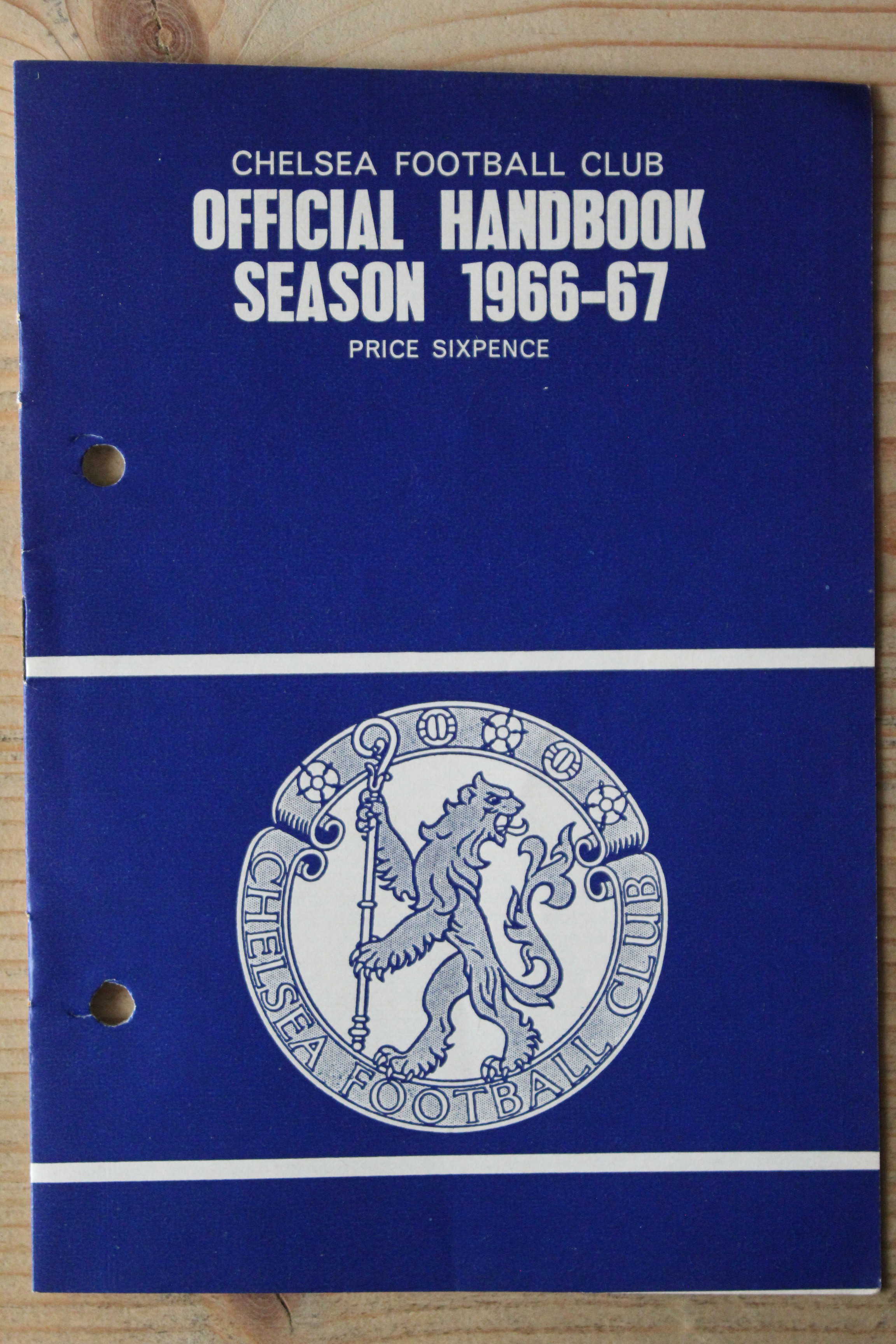 Chelsea Handbook/Yearbook v Chelsea Handbook/Yearbook