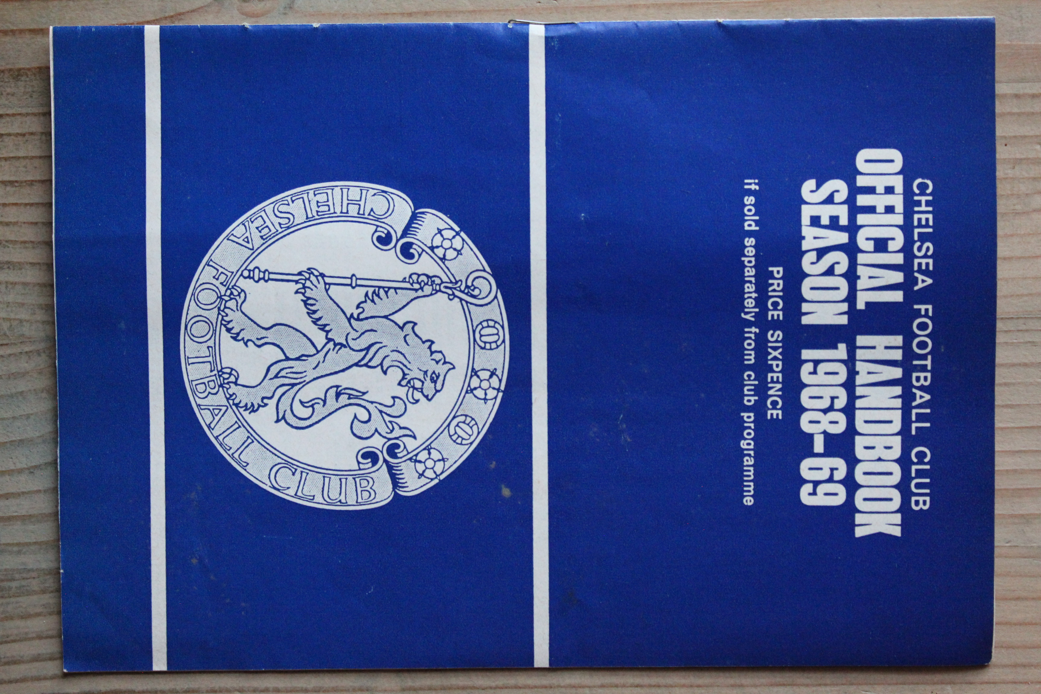 Chelsea Handbook/Yearbook v Chelsea Handbook/Yearbook