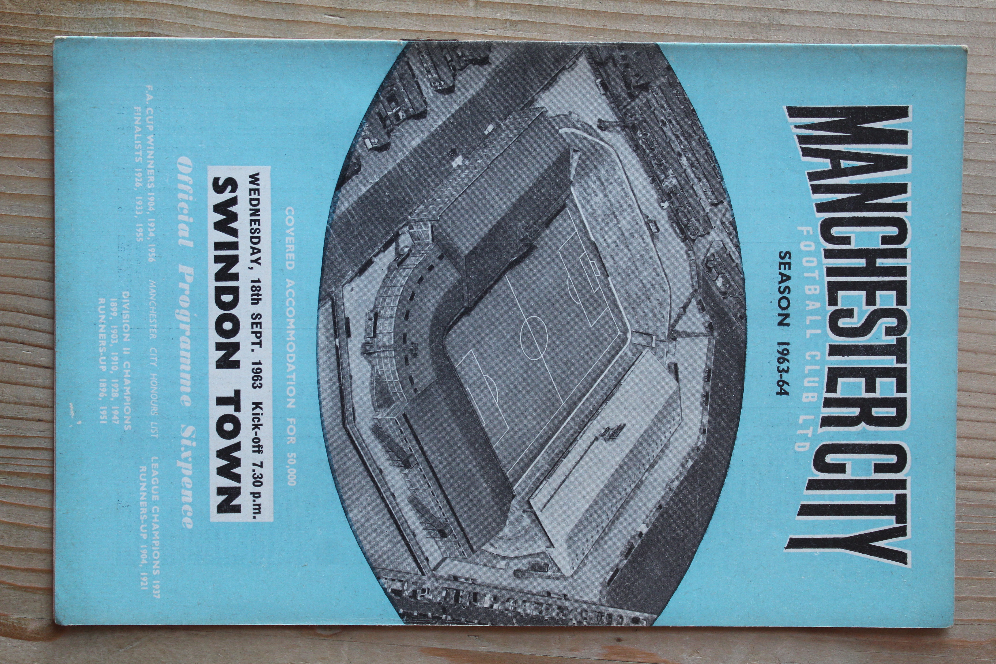Manchester City FC v Swindon Town FC